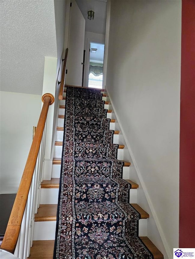 754 E Main St, Cecilia, KY 42724 - photo 4