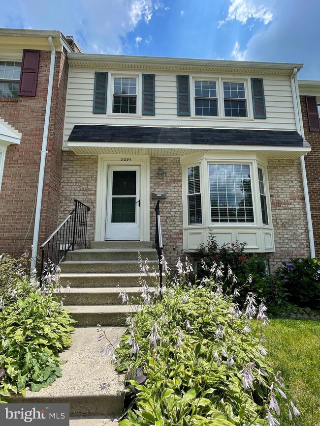 8094 Sleepy View Ln, Springfield, VA 22153 - photo 3