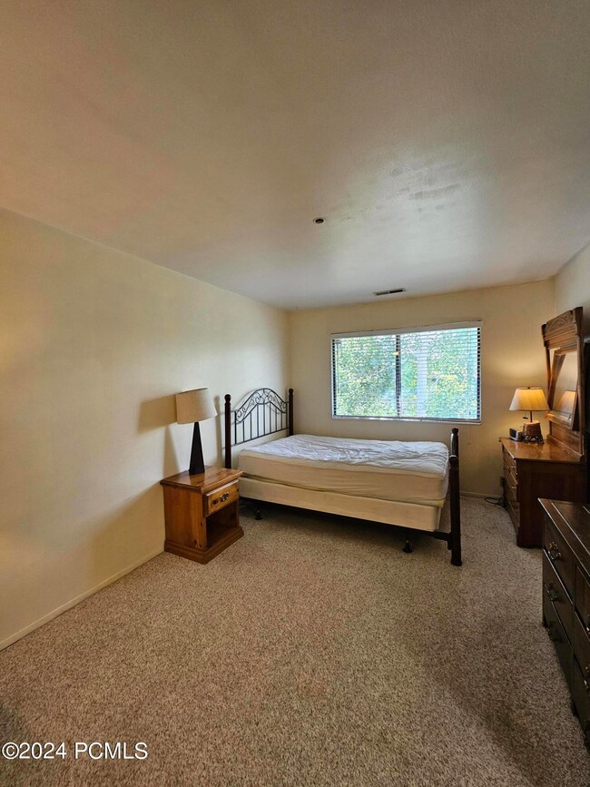 13f bed