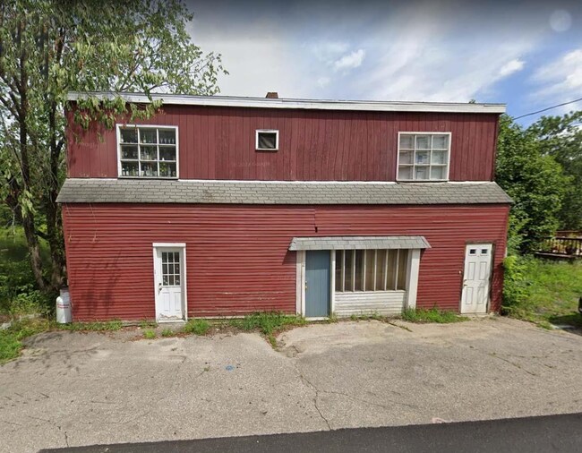 38 Riverside Dr, Ashland, NH 03217