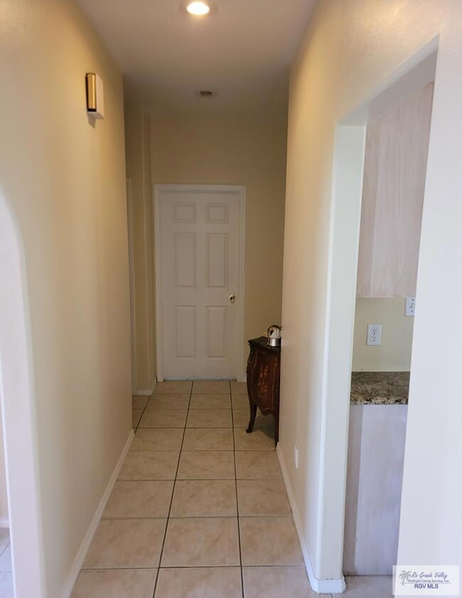 Separate dining area to the left