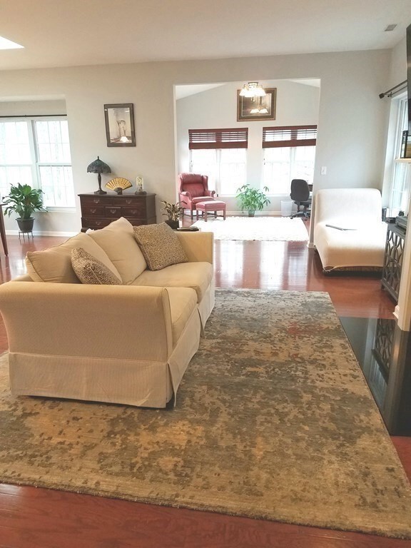 17 Andrews Dr, Uxbridge, MA 01569 - photo 5