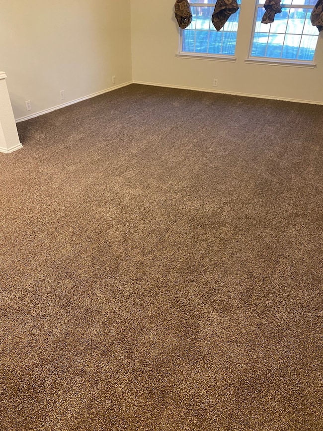 2725 Hyde Park Dr, Grand Prairie, TX 75050 - photo 3