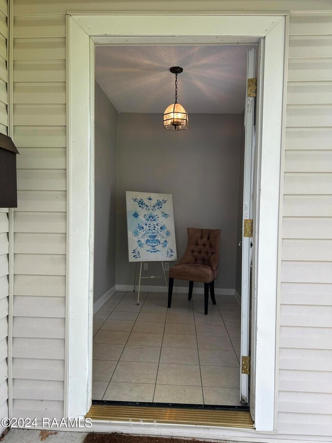 705 W Lagrange St, Lake Charles, LA 70605 - photo 2