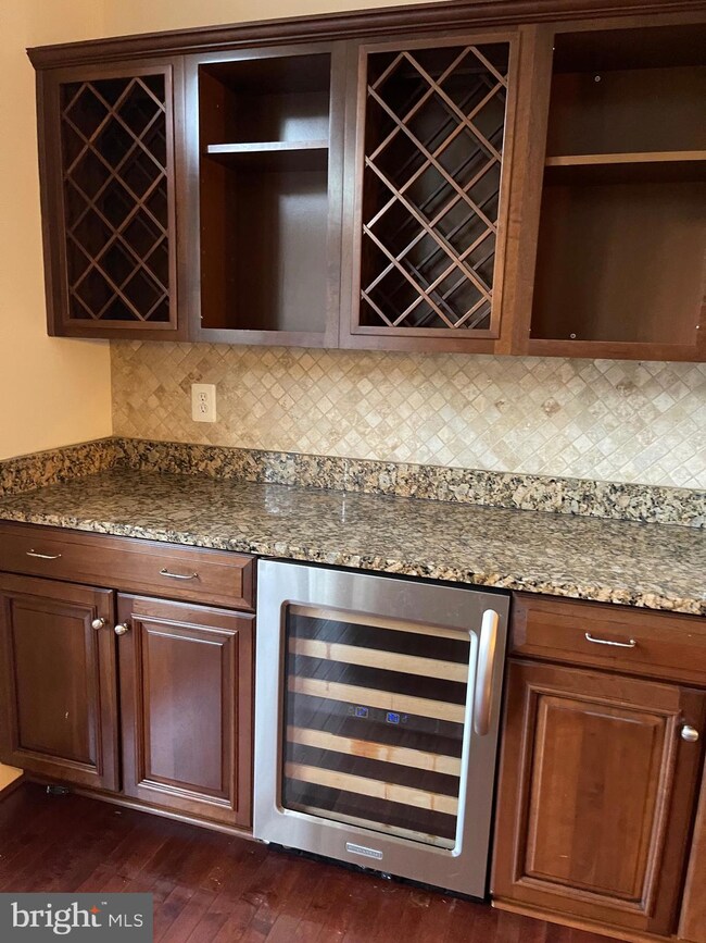 1513 Regent Manor Ct, Silver Spring, MD 20904 - photo 6