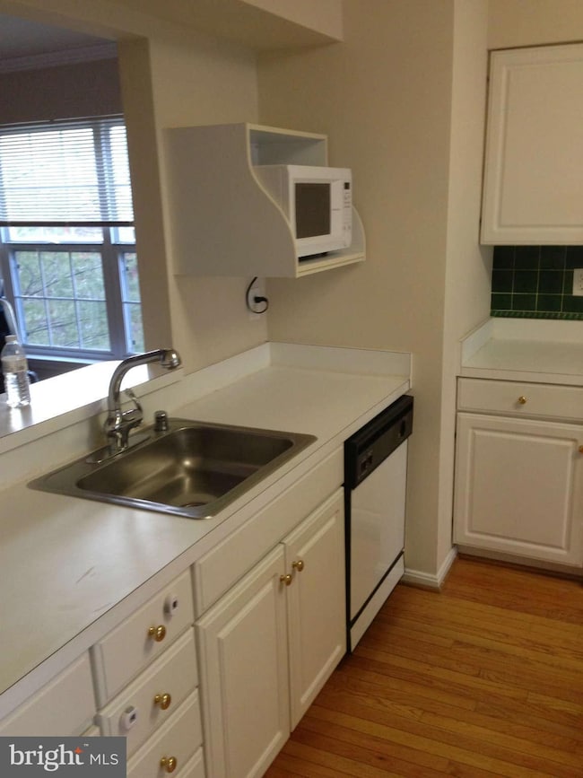 6124 Honeycomb Gate, Columbia, MD 21045 - photo 2