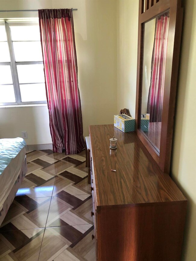 23 Coventry A, West Palm Beach, FL 33417 - photo 4