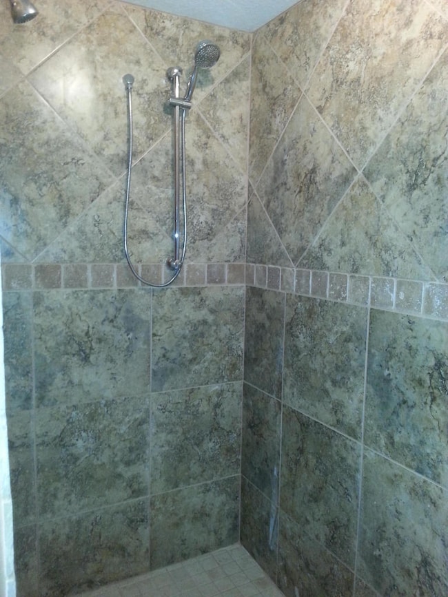 Port R Shower