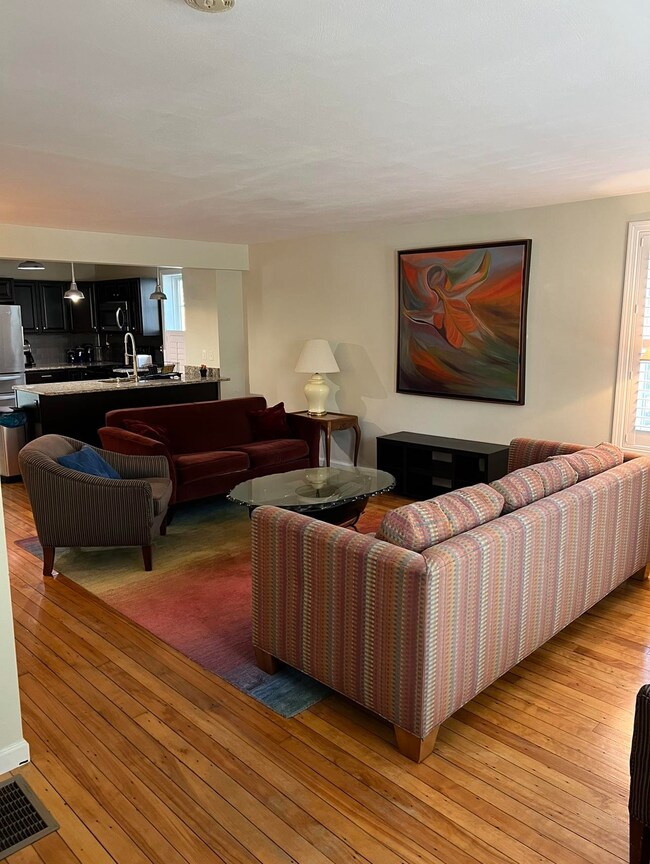 16 Hall Place unit 4, Exeter, NH 03833 - photo 5