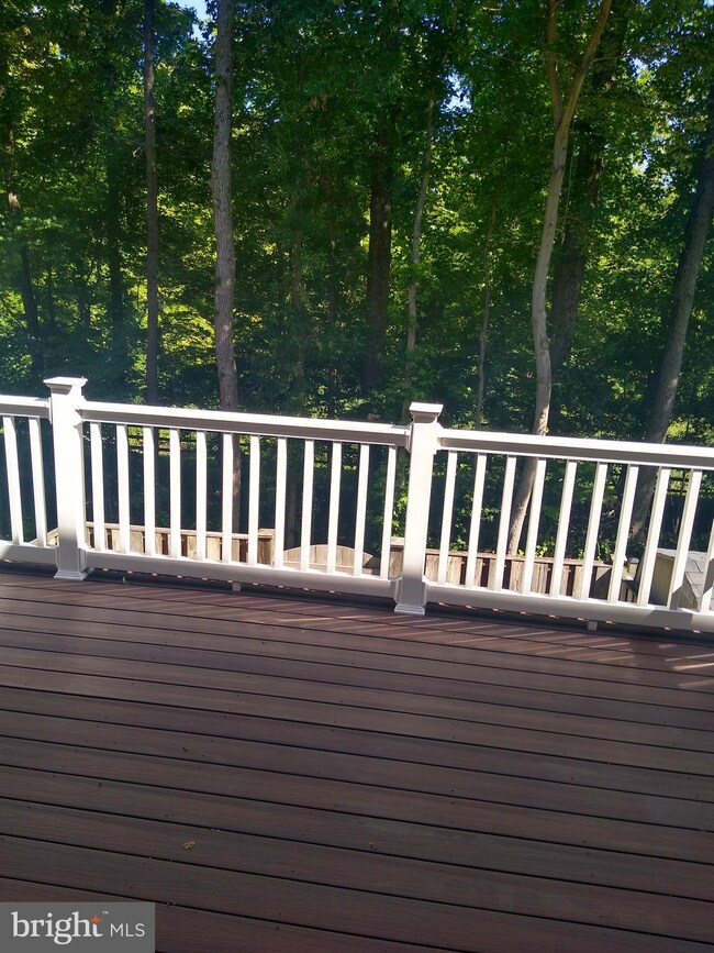 5608 Fishermens Ct, Clinton, MD 20735 - photo 2