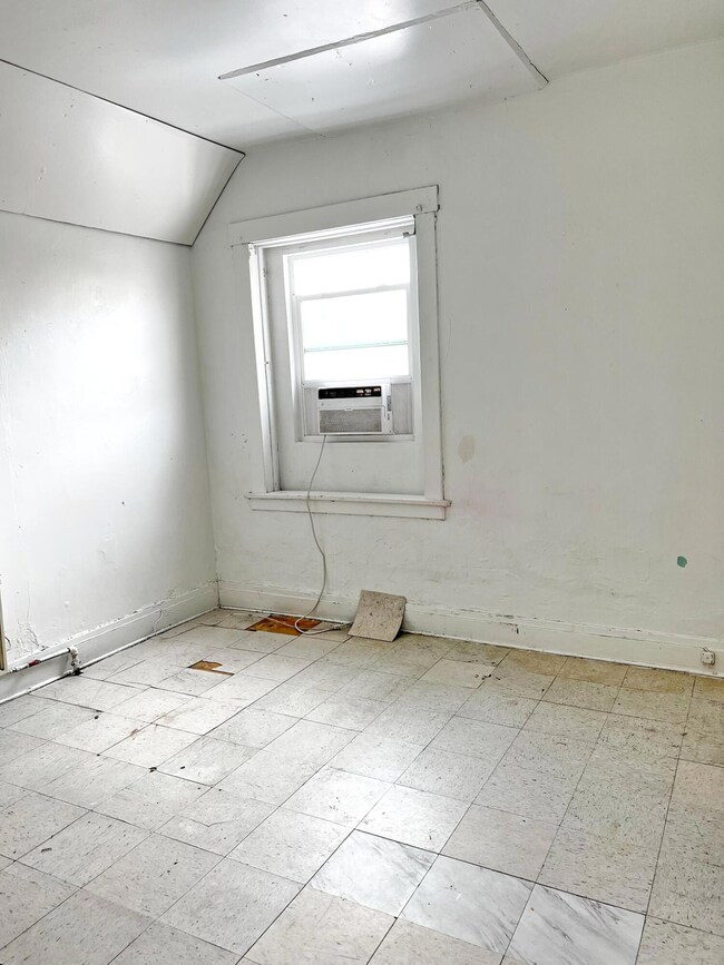 817 Myrtle Unit 3 (3)