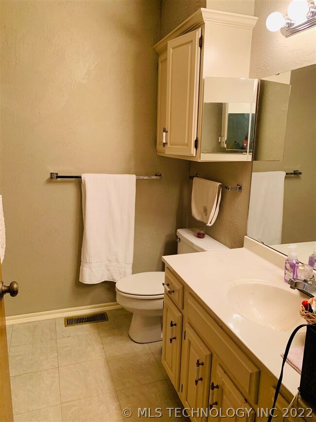 1417 Windsor Dr, Ardmore, OK 73401 - photo 6