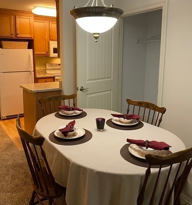 12 Russell Rd unit 105, Wellesley, MA 02482 - photo 6