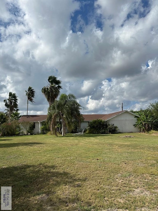 33708 Share 27 Rd unit lot 30, Los Fresnos, TX 78566 - photo 4