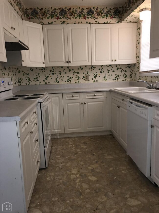 2011 Mitzi Ln, Jonesboro, AR 72401 - photo 2