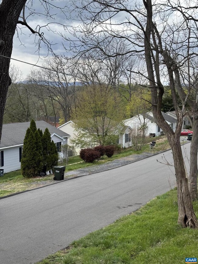 802 Burwell Ave, Staunton, VA 24401 - photo 5