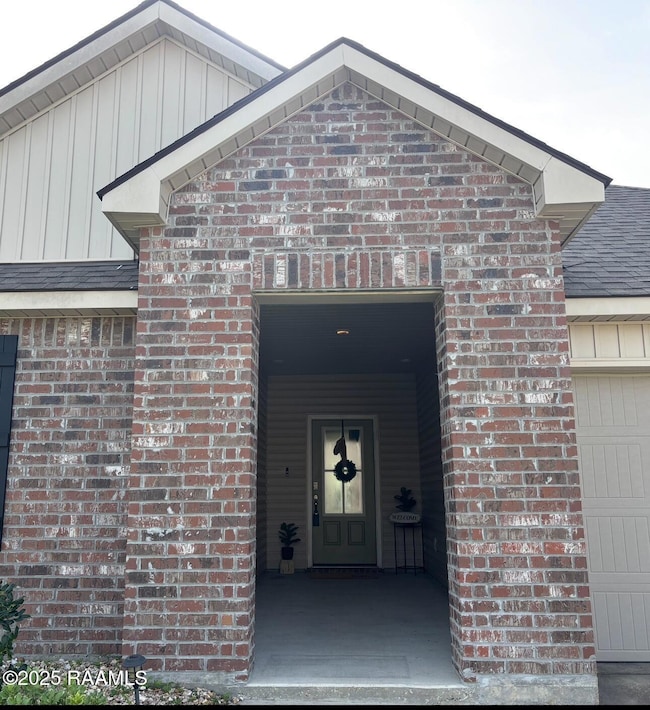 205 Acadian Lake close up front