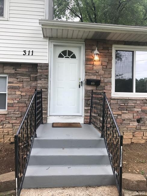 311 Kay Dr, Whitehall, PA 18052 - photo 3