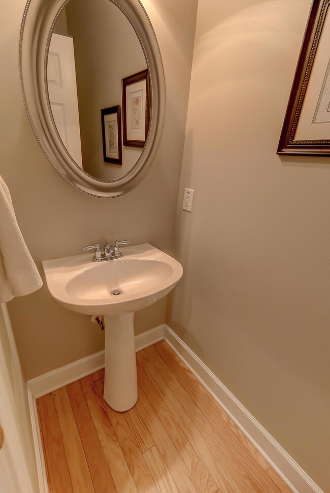 2392 Kings Gate (24)