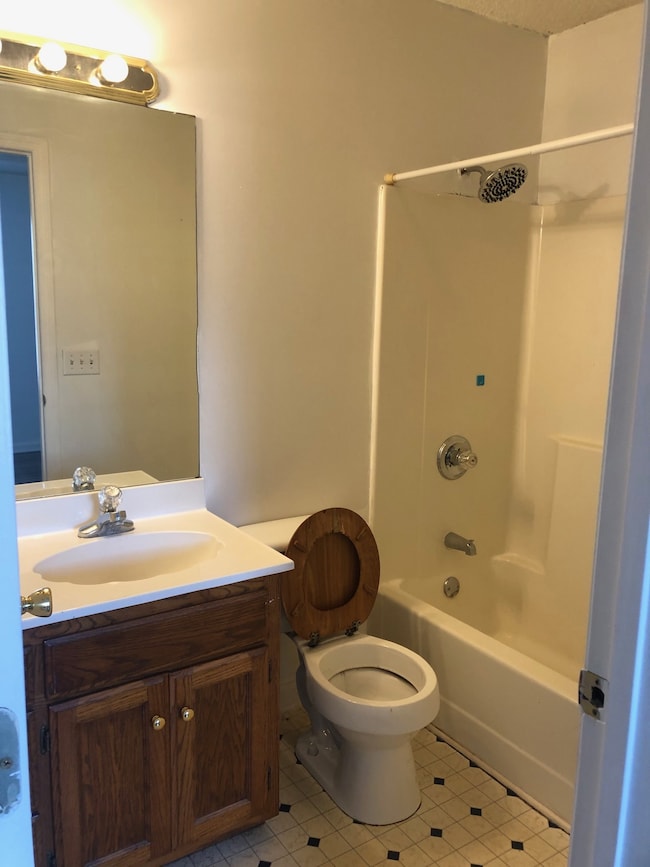 304 Canova Dr, Shelbyville, TN 37160 - photo 5