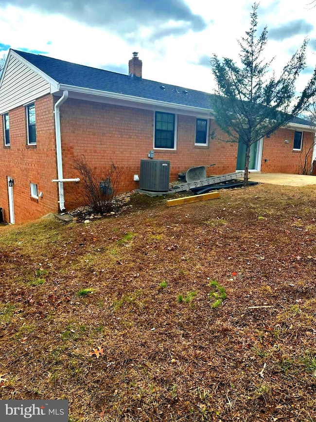 2909 Chapel View Dr, Silver Spring, MD 20904 - photo 4