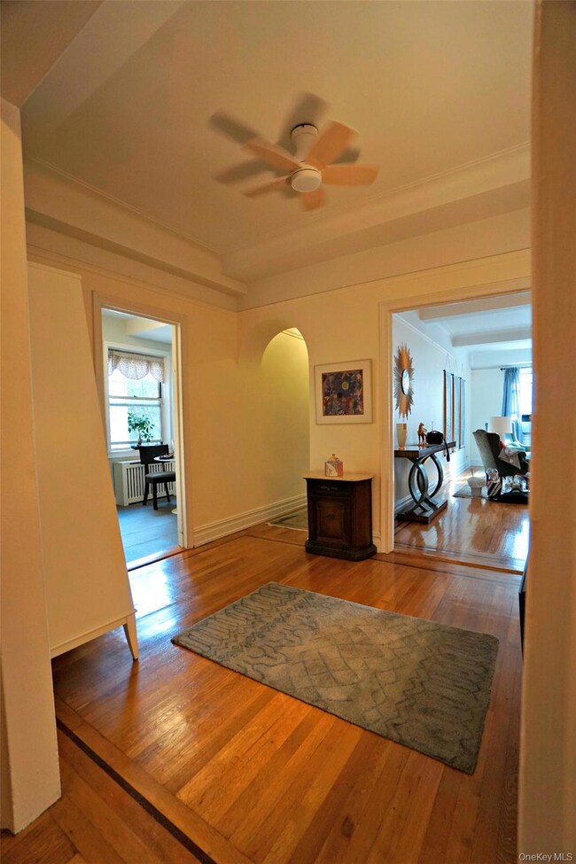 73-37 Austin St unit 2 D, Forest Hills, NY 11375 - photo 2