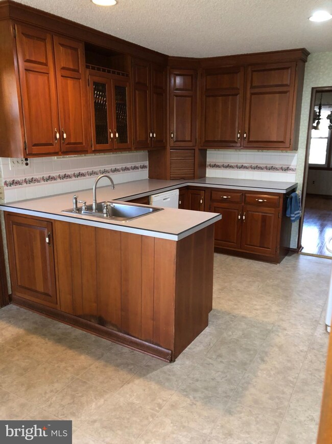 1622 Arran Way, Dresher, PA 19025 - photo 4