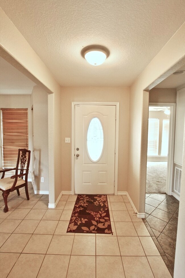 2321 Hedgerose Ln, Bay City, TX 77414 - photo 2