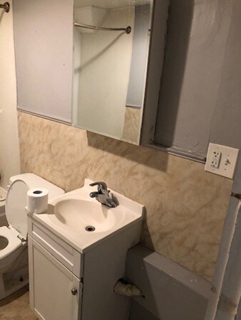 541 Haverhill St unit 1R, Lawrence, MA 01841 - photo 4