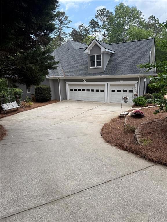 Oversized 3 car garage