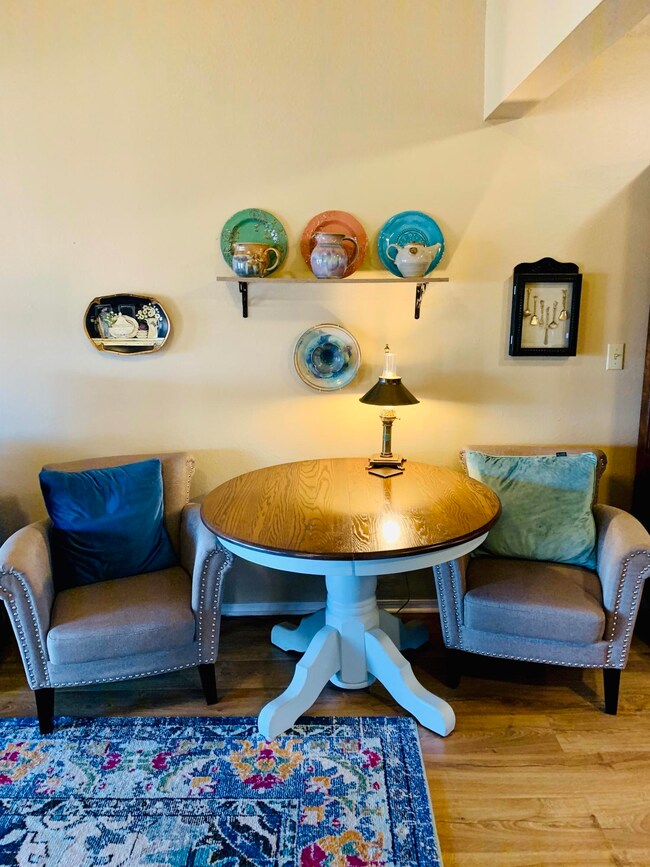 Table & Chairs can stay