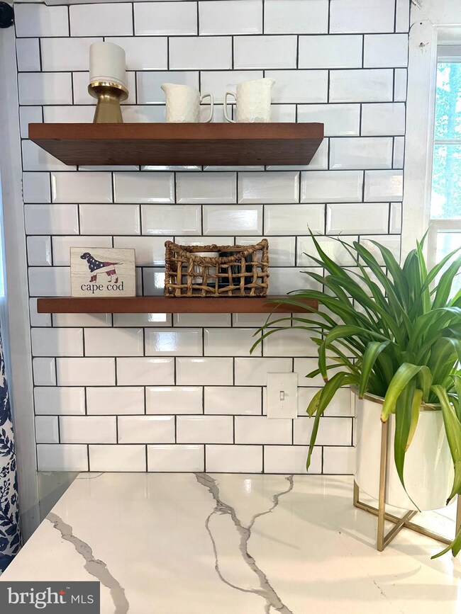 15518 Laurel Ridge Rd, Dumfries, VA 22025 - photo 5