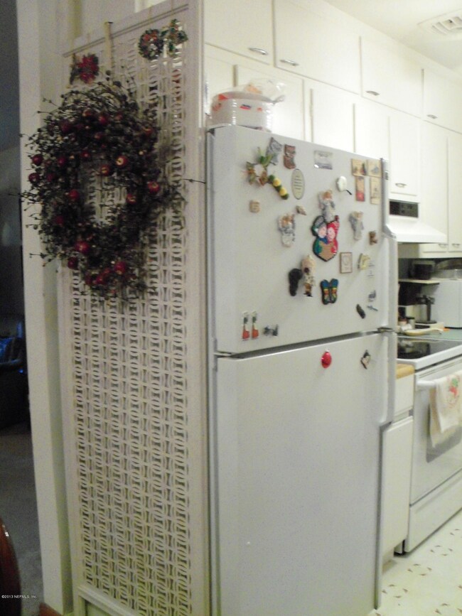 8900 Joseph Ct, Jacksonville, FL 32216 - photo 5