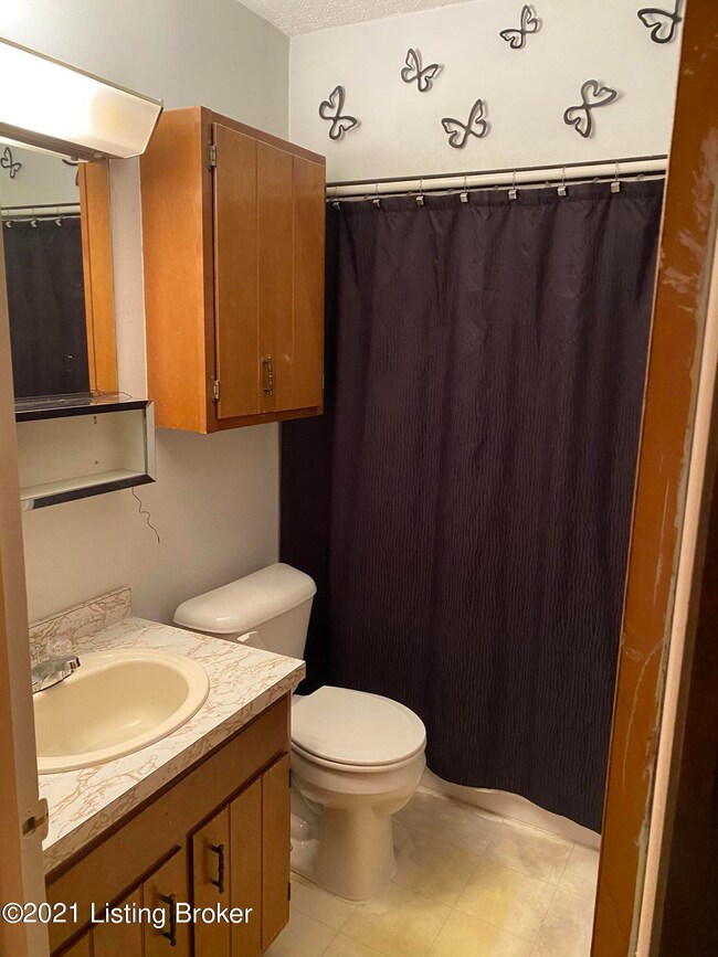 6821 Nalery Way, Louisville, KY 40228 - photo 4