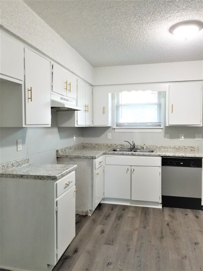 Kitchen (Appliances not in picture)