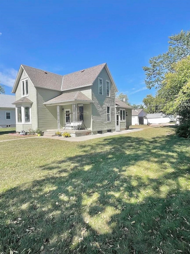 1814 14th St, Columbus, NE 68601 - photo 2