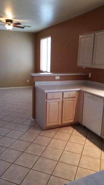 Kitchen (2)