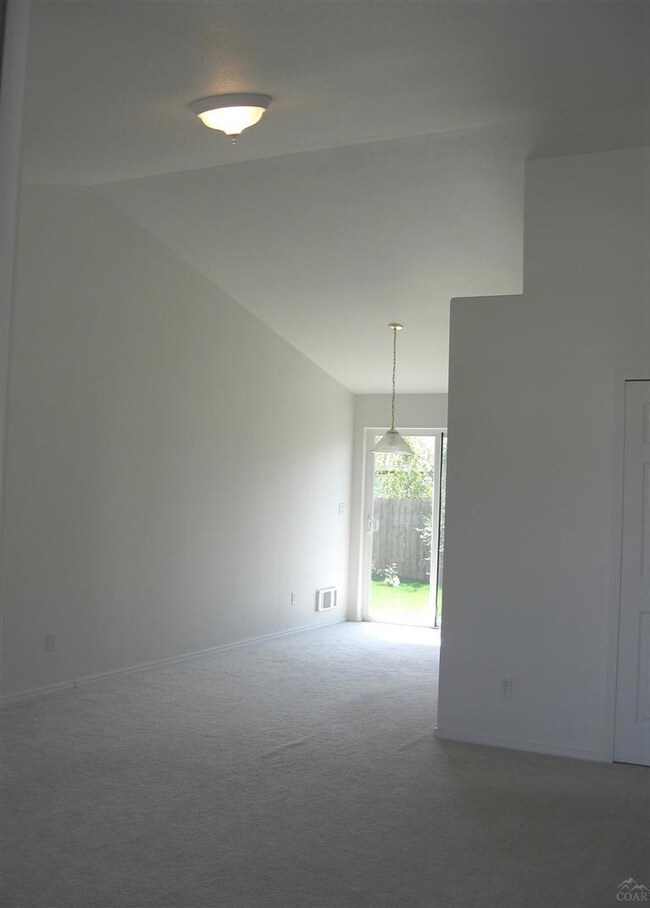 20055 Elizabeth Ln, Bend, OR 97702 - photo 5