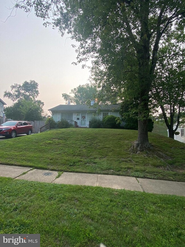 504 Garnett Rd, Joppa, MD 21085 - photo 2