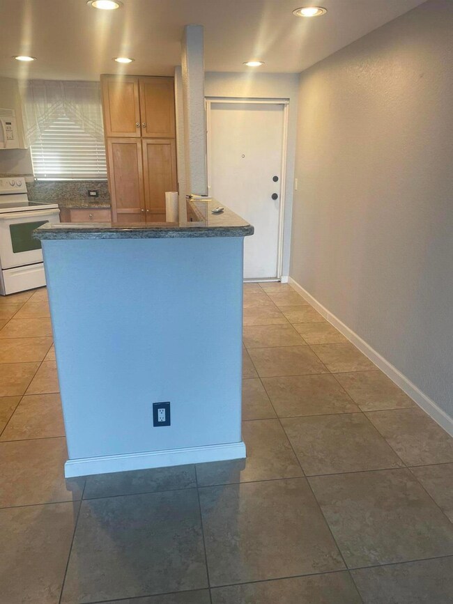 710 NE 7th 1030 St unit 103, Boynton Beach, FL 33435 - photo 5