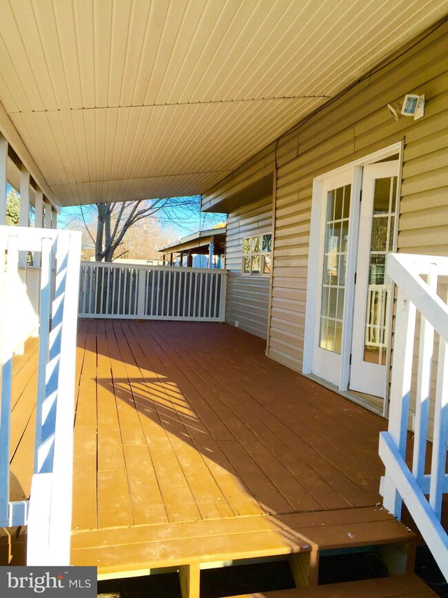 8214 Watersedge Rd, Dundalk, MD 21222 - photo 3