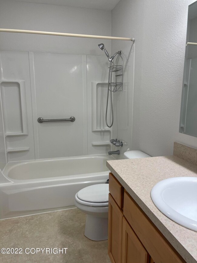 6711 Weimer Dr unit 3, Anchorage, AK 99502 - photo 5