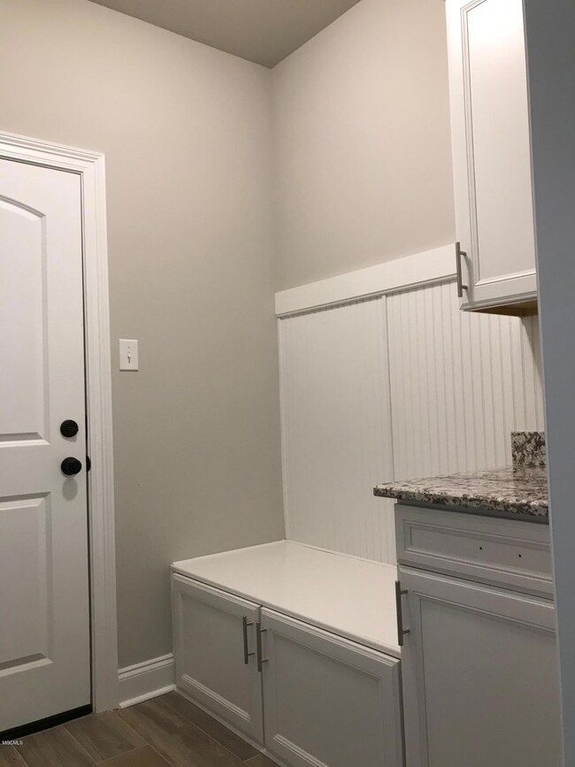 2NO 5 Mud Room 062119