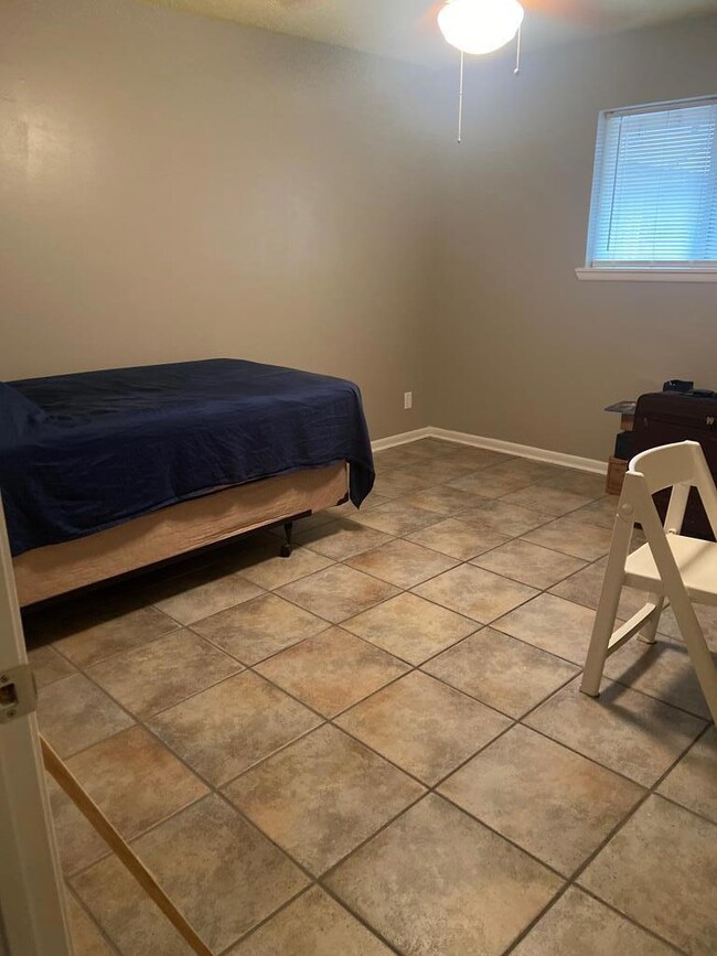 3220 La Vista Ave, Bay City, TX 77414 - photo 4