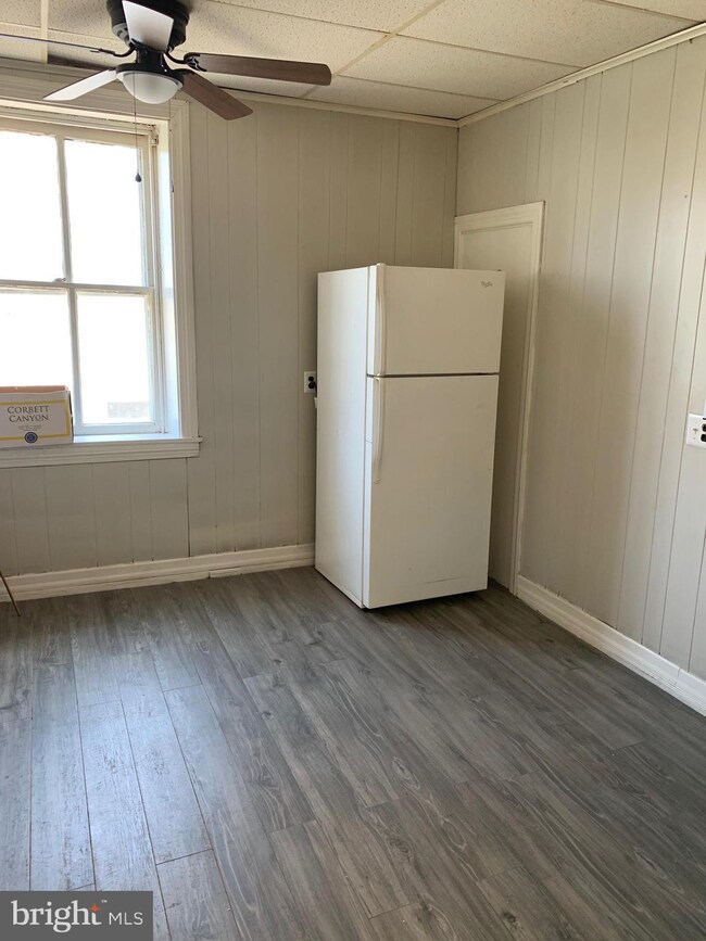 147 E Main St unit 1ST FLOOR, Mechanicsburg, PA 17055 - photo 4