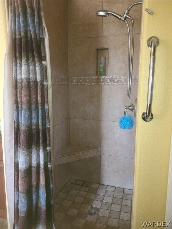 Master walk in shower