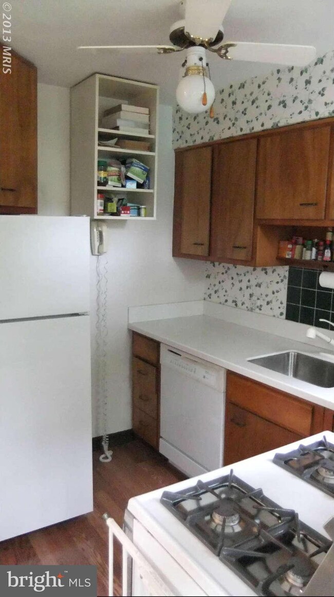 5019 Cushing Dr, Kensington, MD 20895 - photo 6