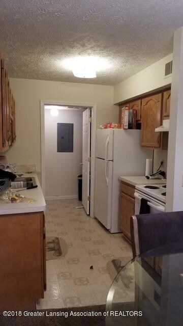 180303 - Pere Marquette 322-5 - Kitchen1