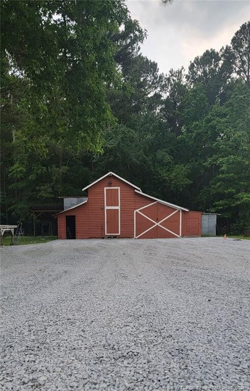 BARN