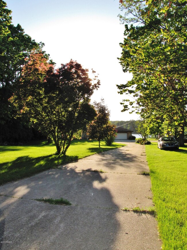 10292 Range Line Rd, Berrien Springs, MI 49103 - photo 2